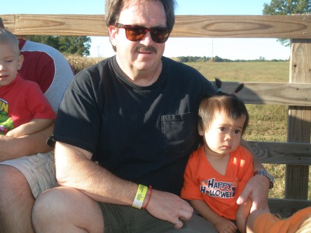 Karis and Daddy on the hayride